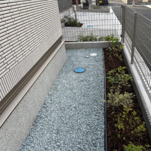 もう草むしりに疲れない！仙台で人気の雑草対策外構5選｜庭の手入れが楽になる方法